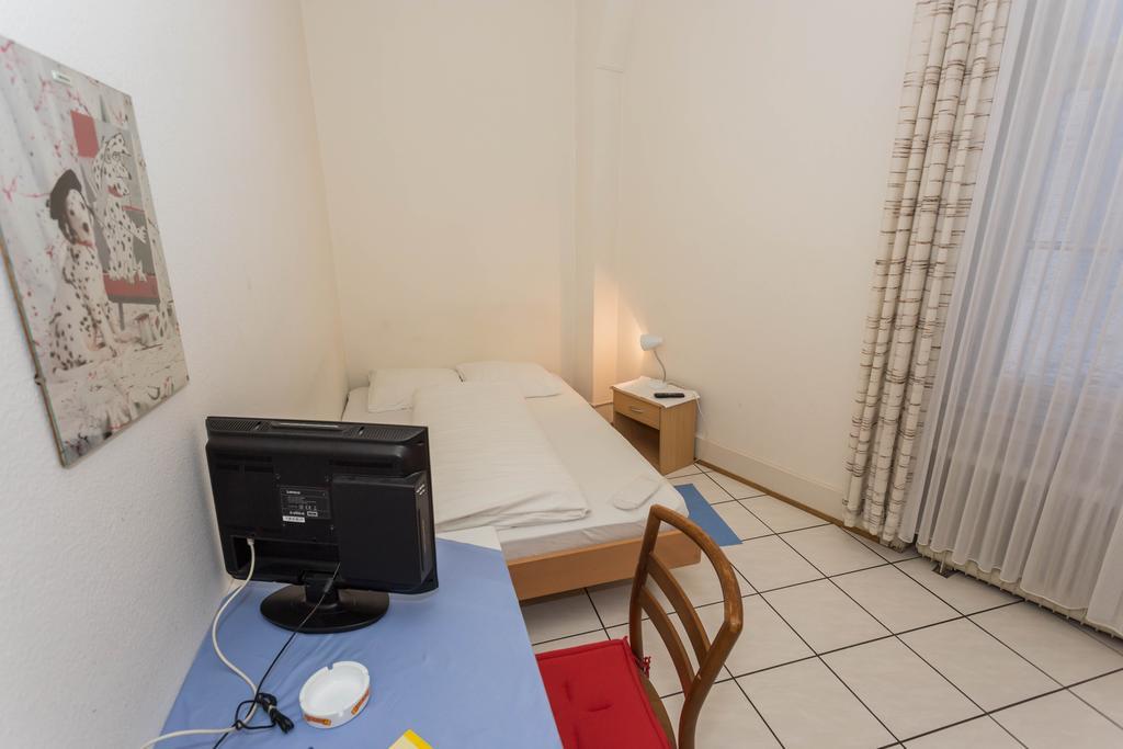 Stadthof Budget Hotel Basel City Center Luaran gambar