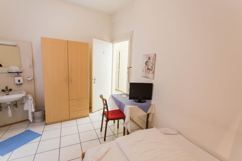 Stadthof Budget Hotel Basel City Center Luaran gambar