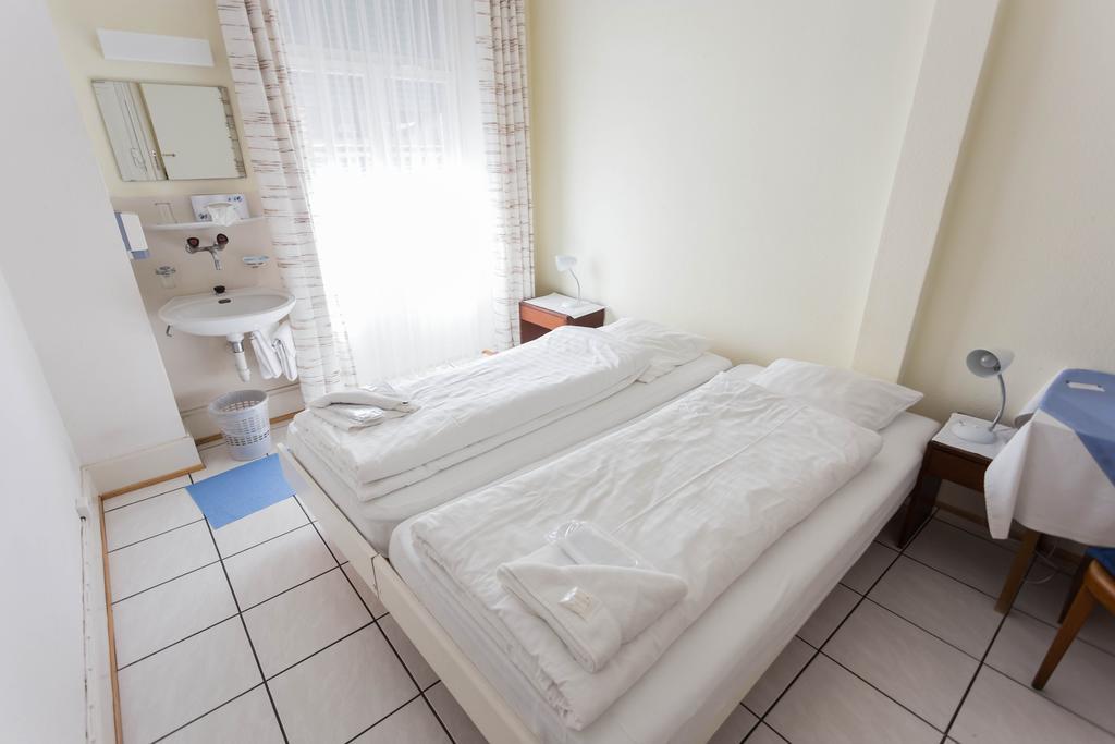 Stadthof Budget Hotel Basel City Center Luaran gambar