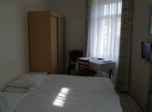 Stadthof Budget Hotel Basel City Center Luaran gambar